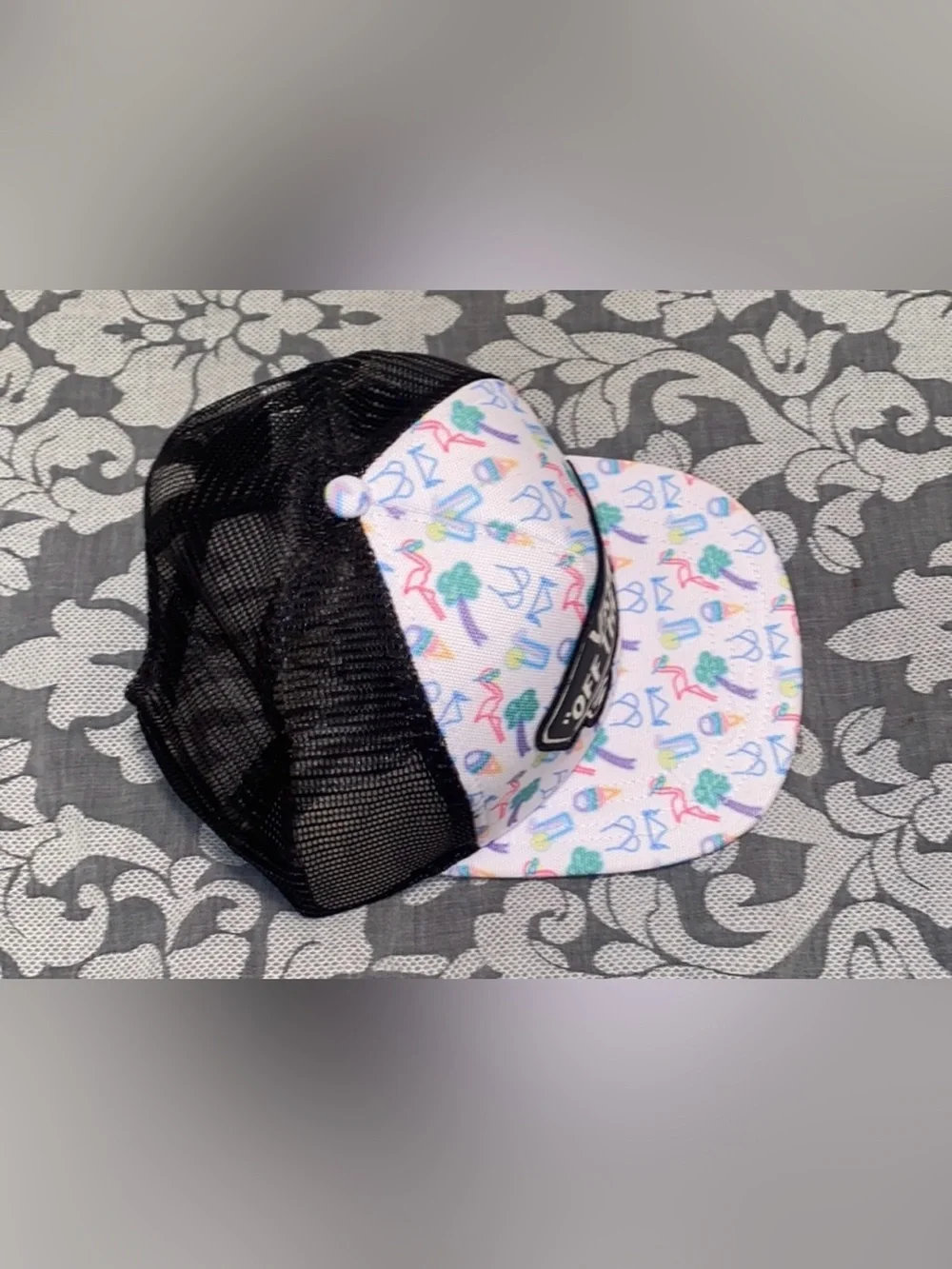 Vans Off The Wall Trucker Hat ✨Brand New✨